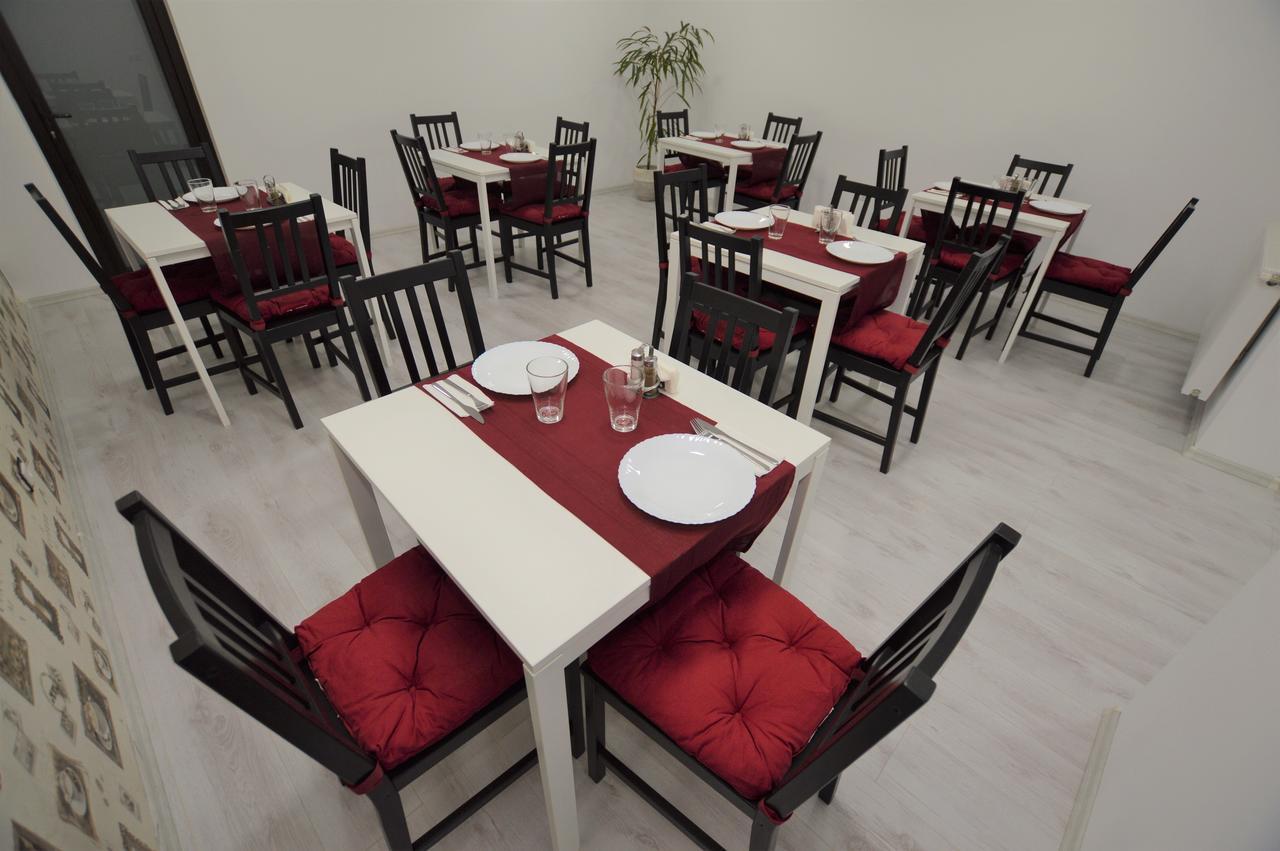 Adjud Riana酒店 外观 照片